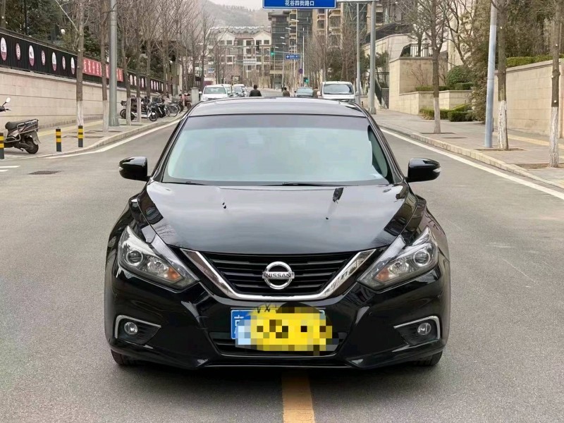 北京18年日產天籟9