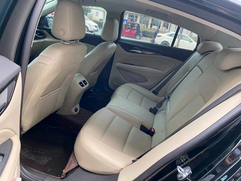 徐州21年别克君威9