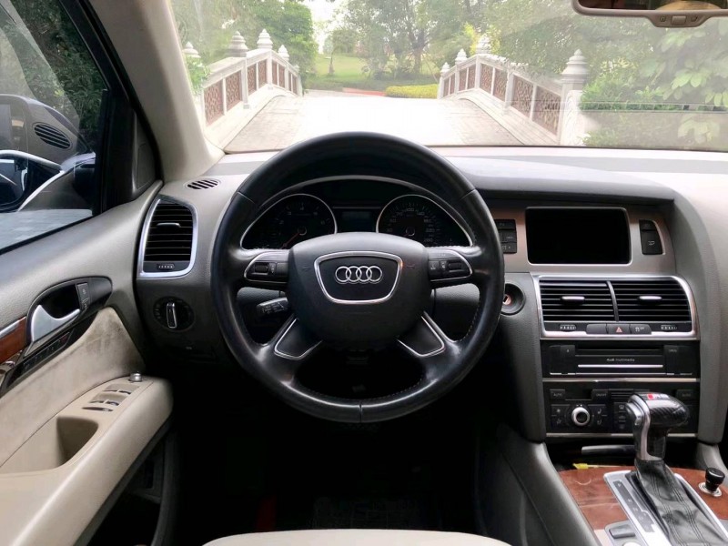 廣州13年奧迪Q75