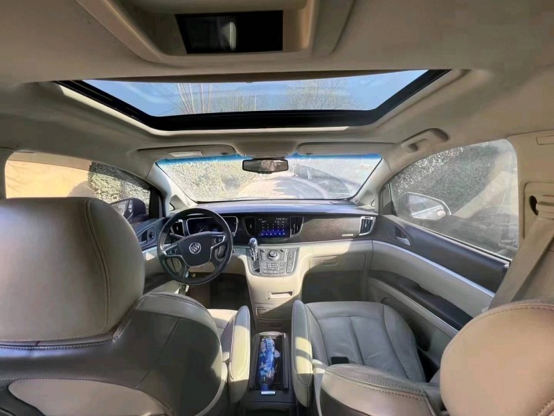 青岛12年别克GL85