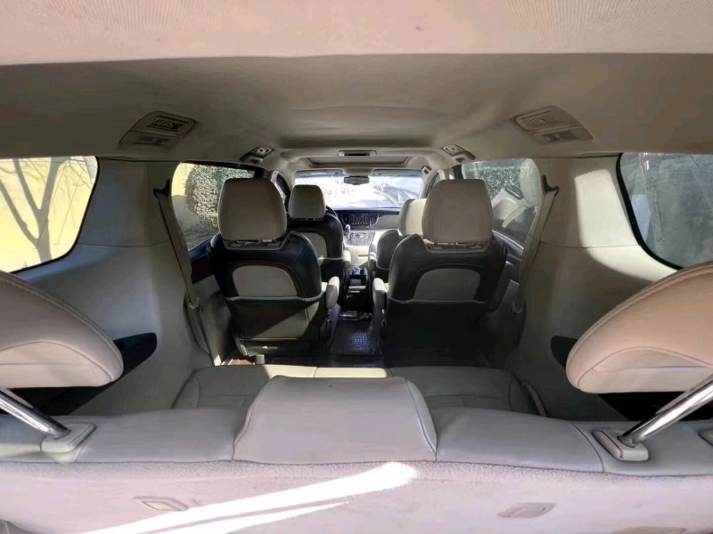 青岛12年别克GL86