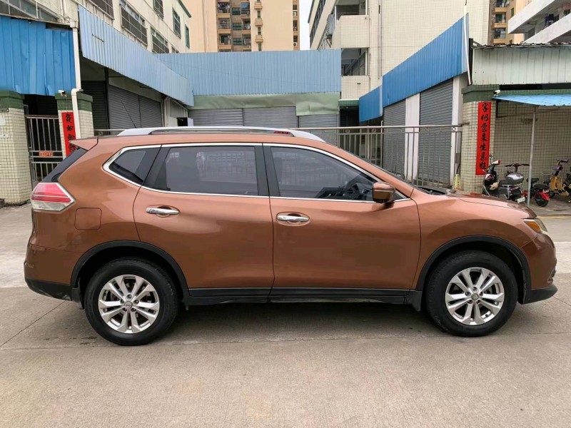 中山14年日產奇駿2