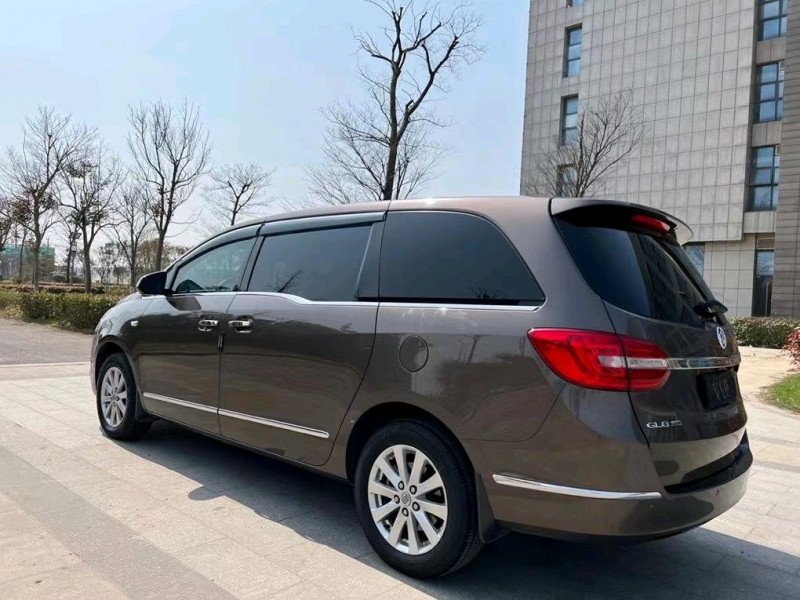 鹽城19年別克GL86