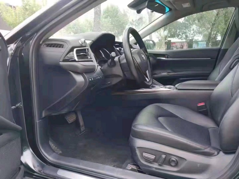 北京19年丰田凯美瑞3