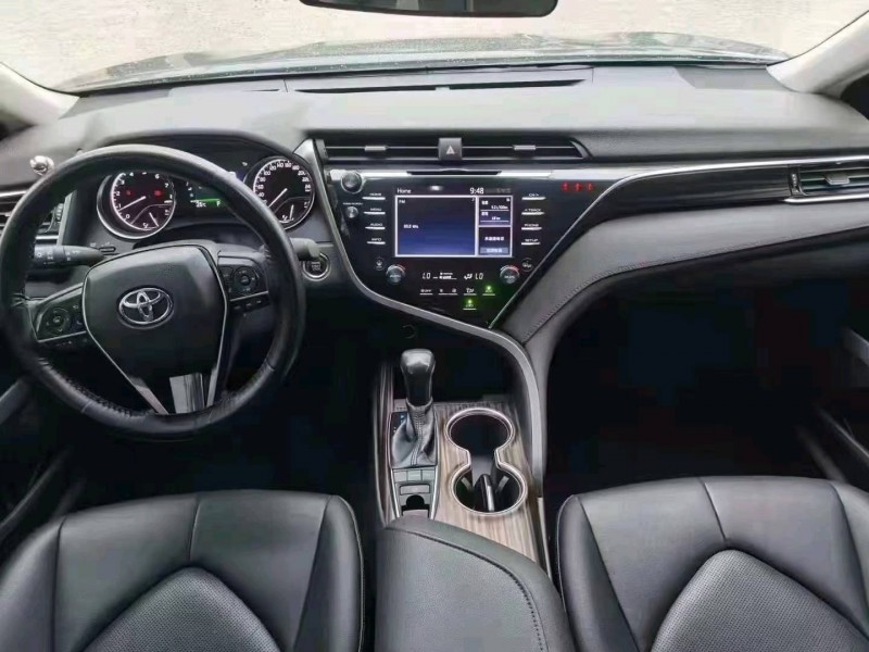 北京19年丰田凯美瑞5