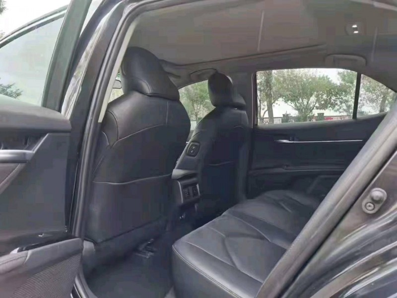 北京19年丰田凯美瑞4