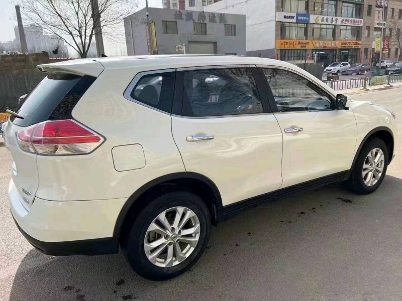 陽泉15年日產奇駿5