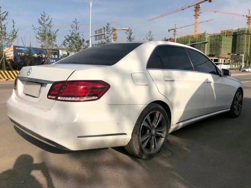 青岛14年奔驰E8