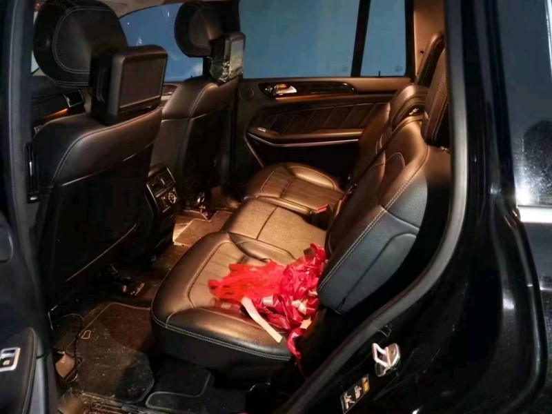 北京19年奔驰GL4