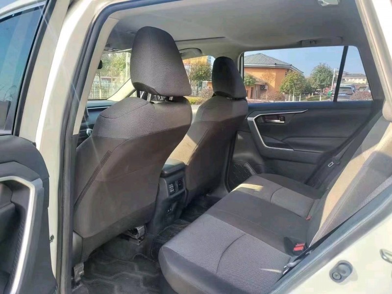 黃石21年豐田RAV4榮放5