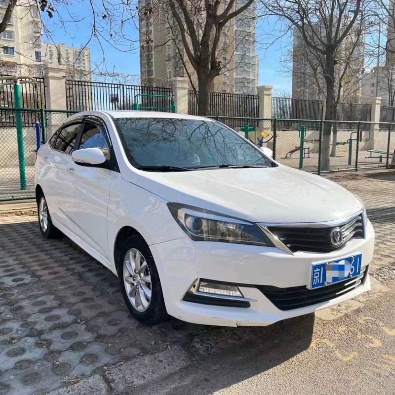 北京17年长安汽车悦翔V76