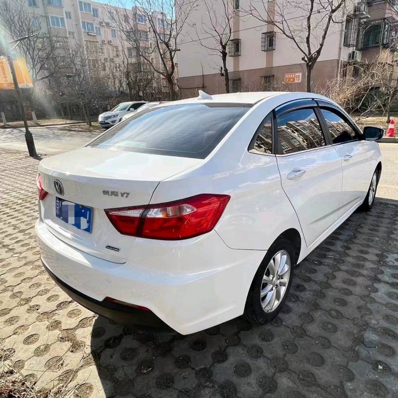 北京17年长安汽车悦翔V71