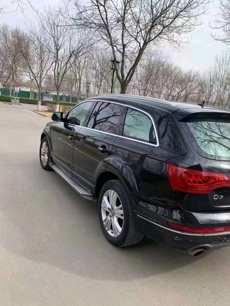 煙臺10年奧迪Q75