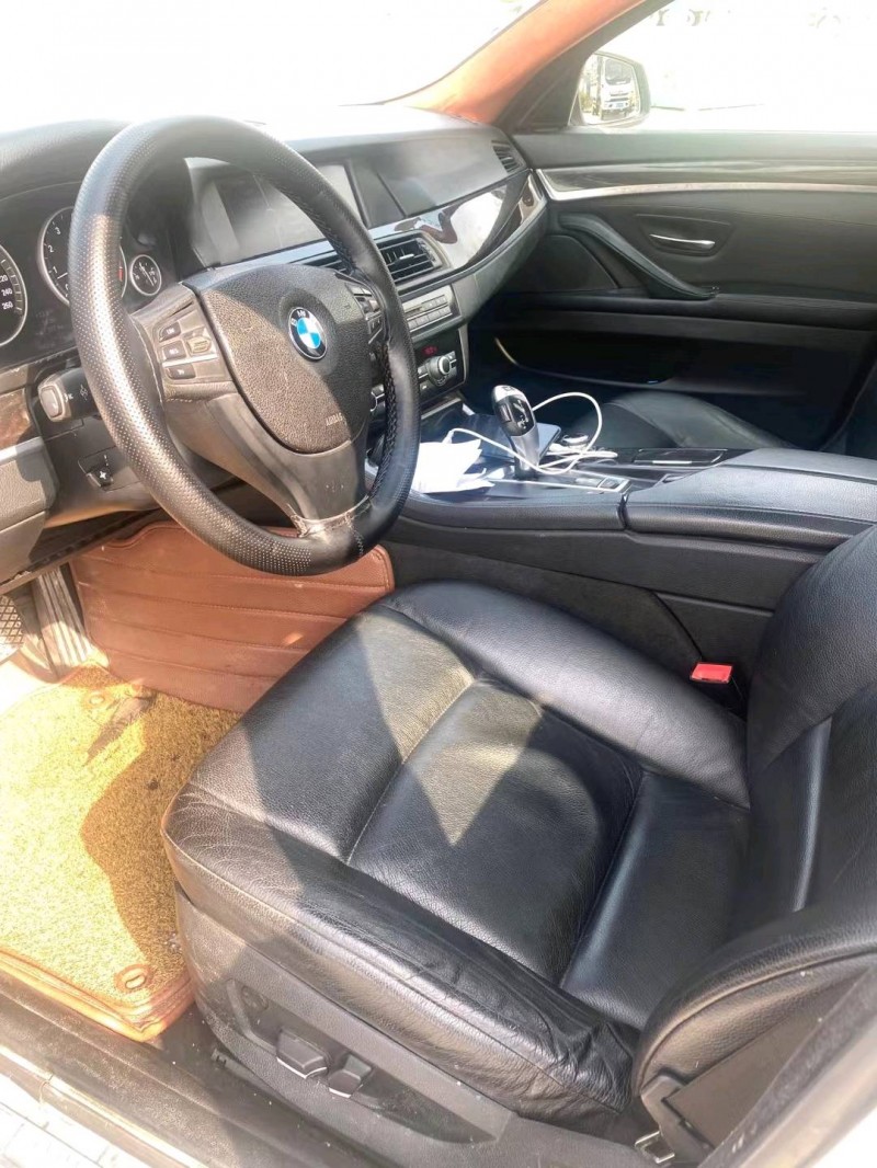 北京12年宝马5系5