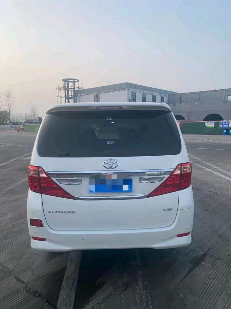 潍坊15年丰田埃尔法4