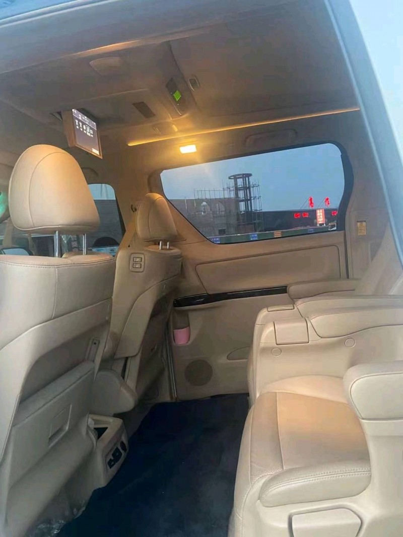 潍坊15年丰田埃尔法2