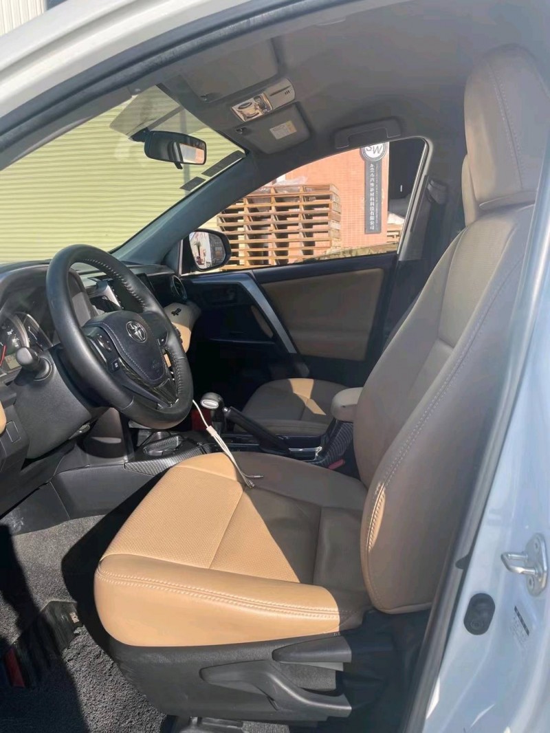 東莞18年豐田RAV44