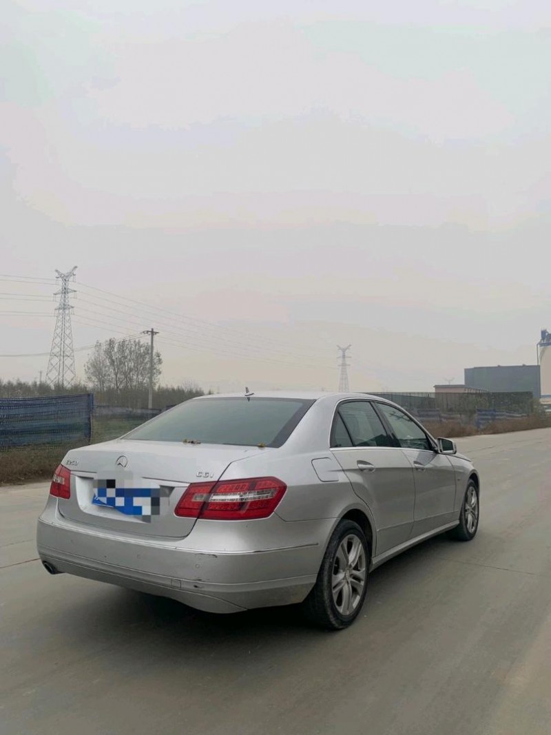 北京10年奔驰E8