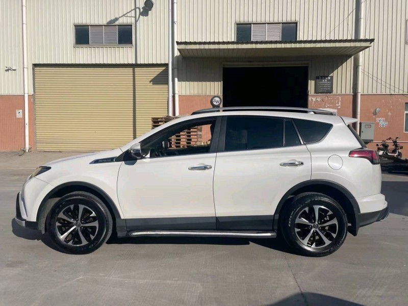 广州18年丰田RAV43