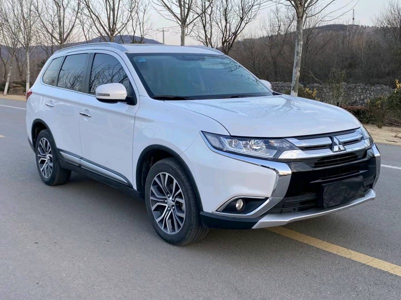 徐州18年三菱欧蓝德2