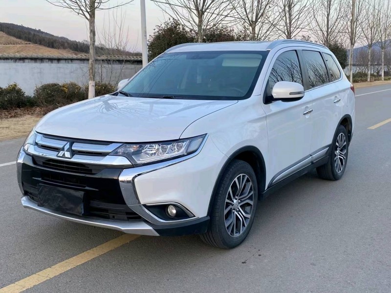 徐州18年三菱欧蓝德3