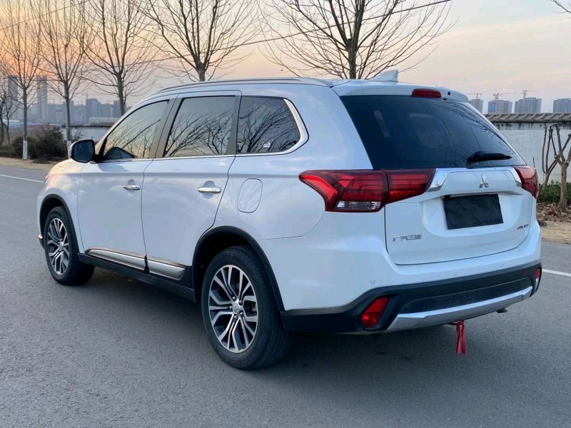 徐州18年三菱欧蓝德5