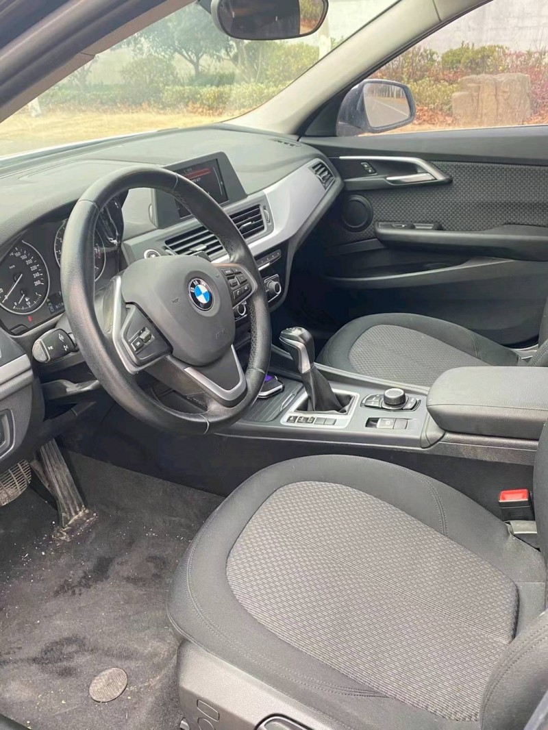 徐州17年宝马1系4