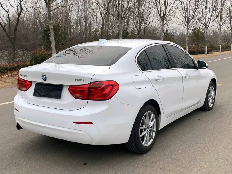 徐州17年宝马1系7