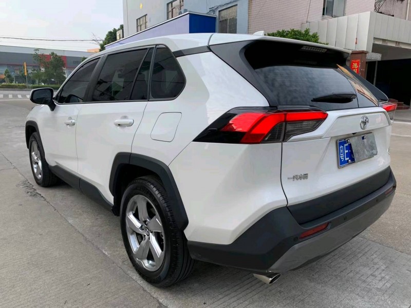 中山21年豐田RAV46
