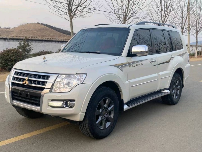 徐州20年三菱帕杰罗2