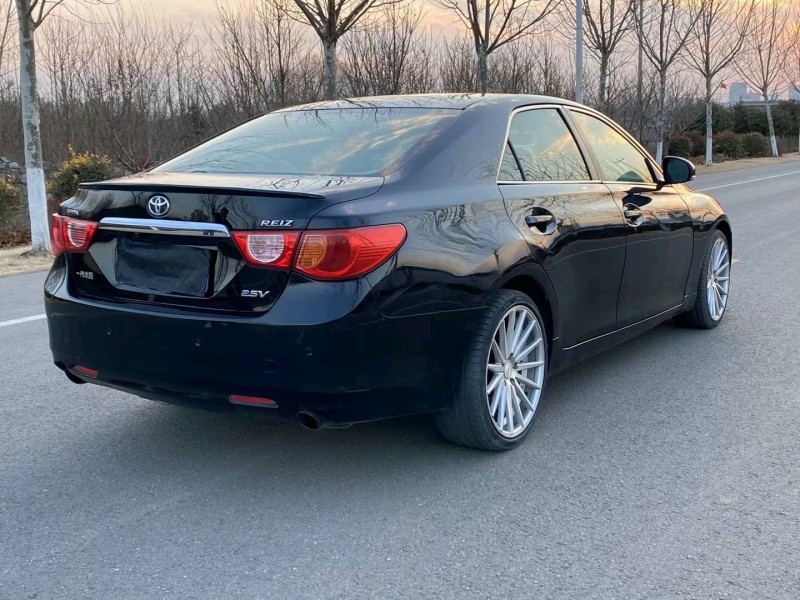 徐州12年丰田锐志1