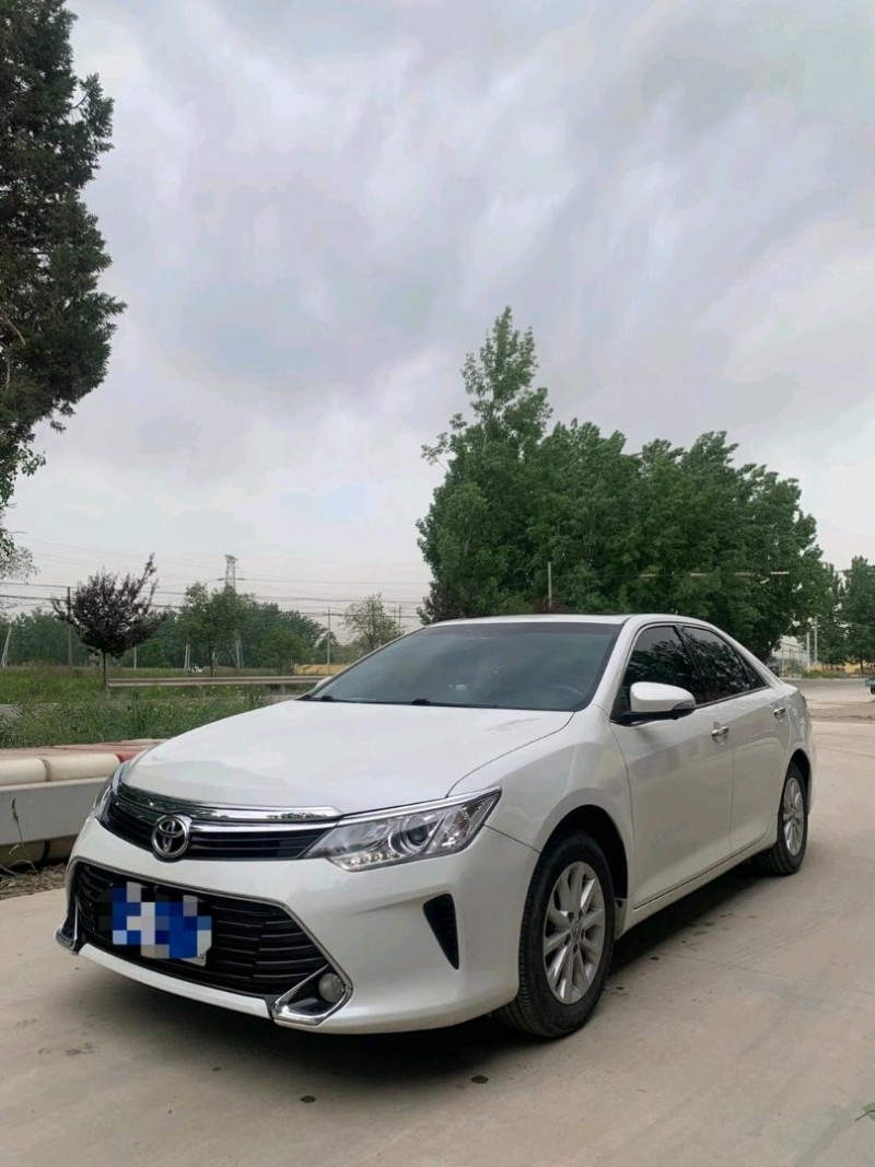 北京17年丰田凯美瑞2