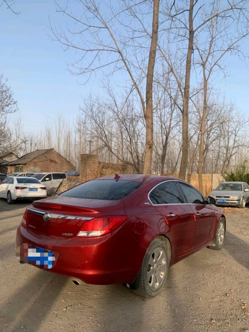 北京10年别克君威8