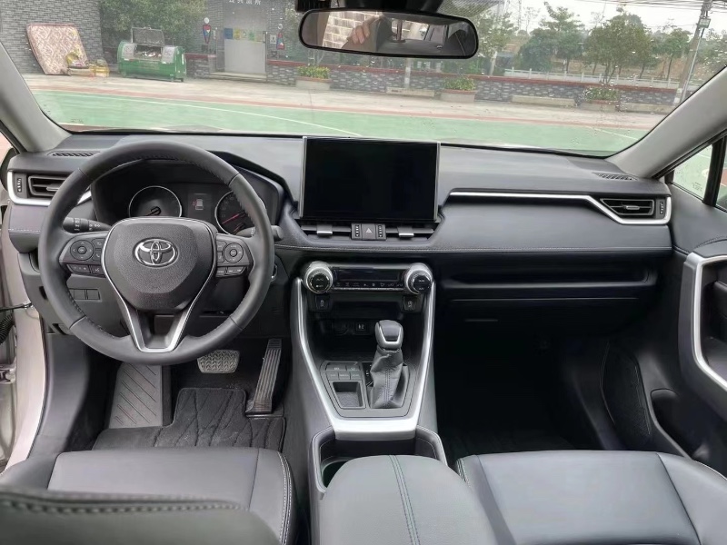 佛山21年丰田威兰达8