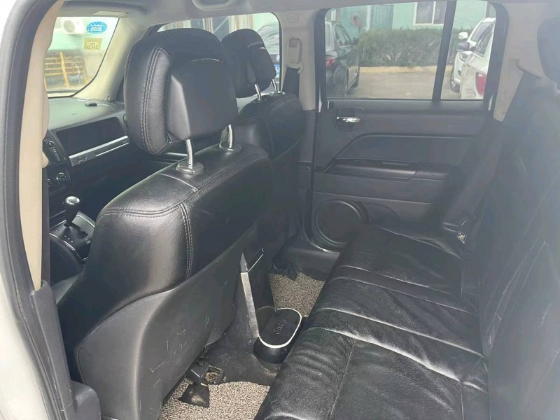 青島12年Jeep自由客5