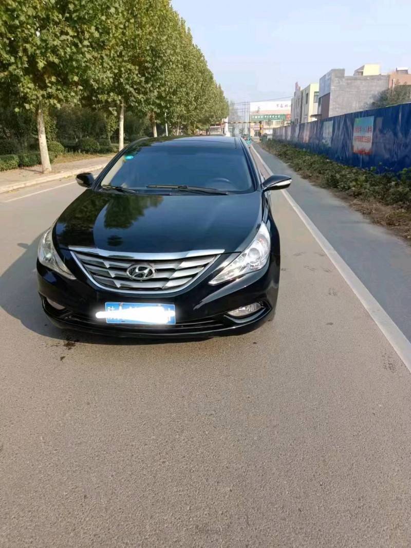 徐州13年现代索纳塔八1