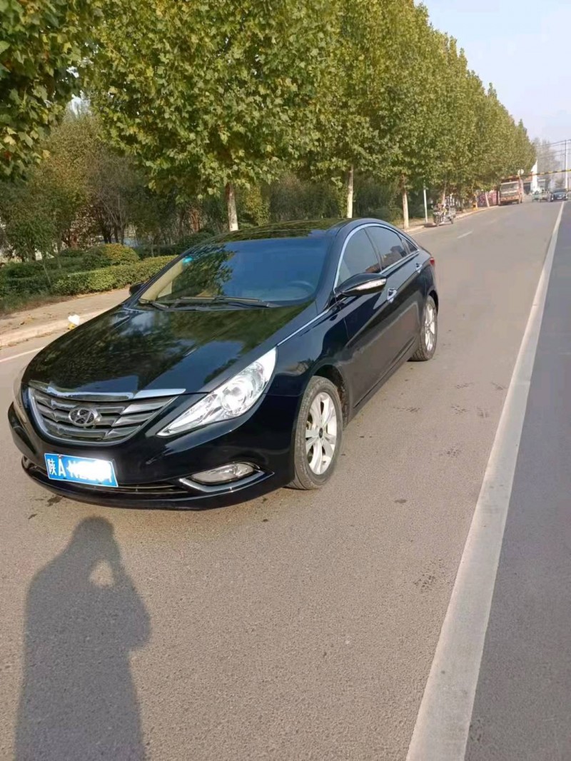 徐州13年现代索纳塔八2