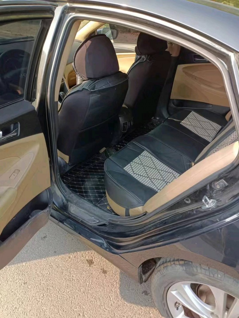 徐州13年现代索纳塔八4