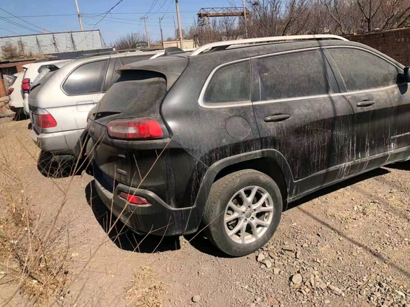 本溪17年Jeep自由光4
