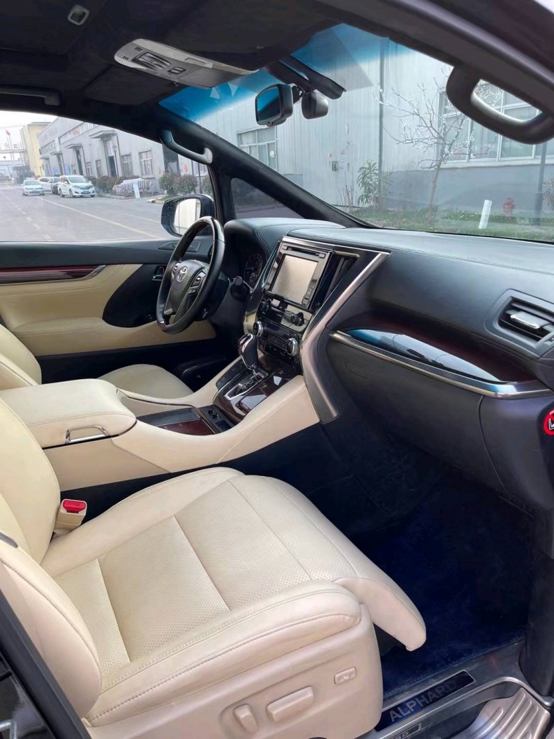 徐州17年丰田埃尔法4