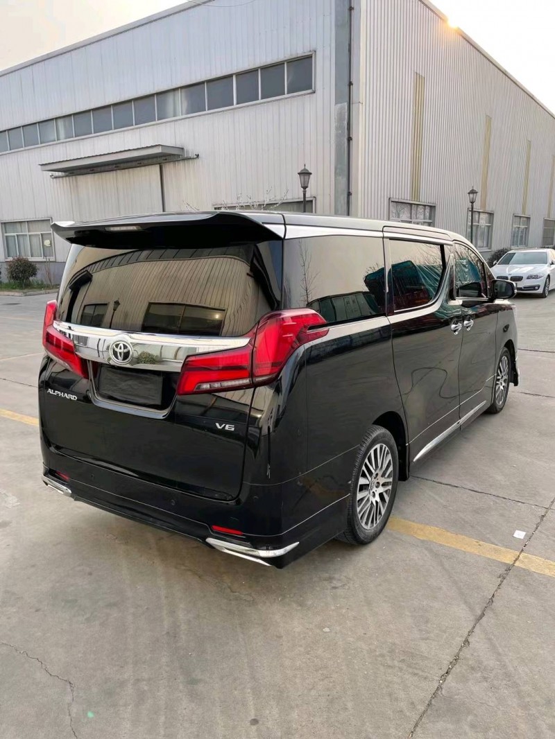 徐州17年丰田埃尔法2