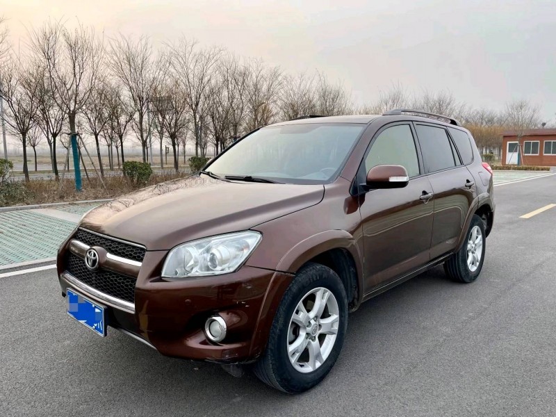 東營12年豐田RAV42
