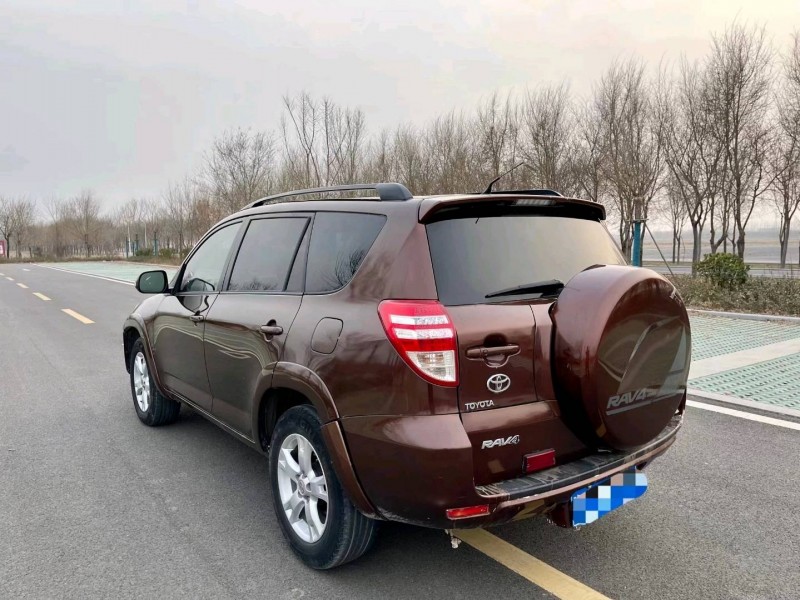 東營12年豐田RAV46