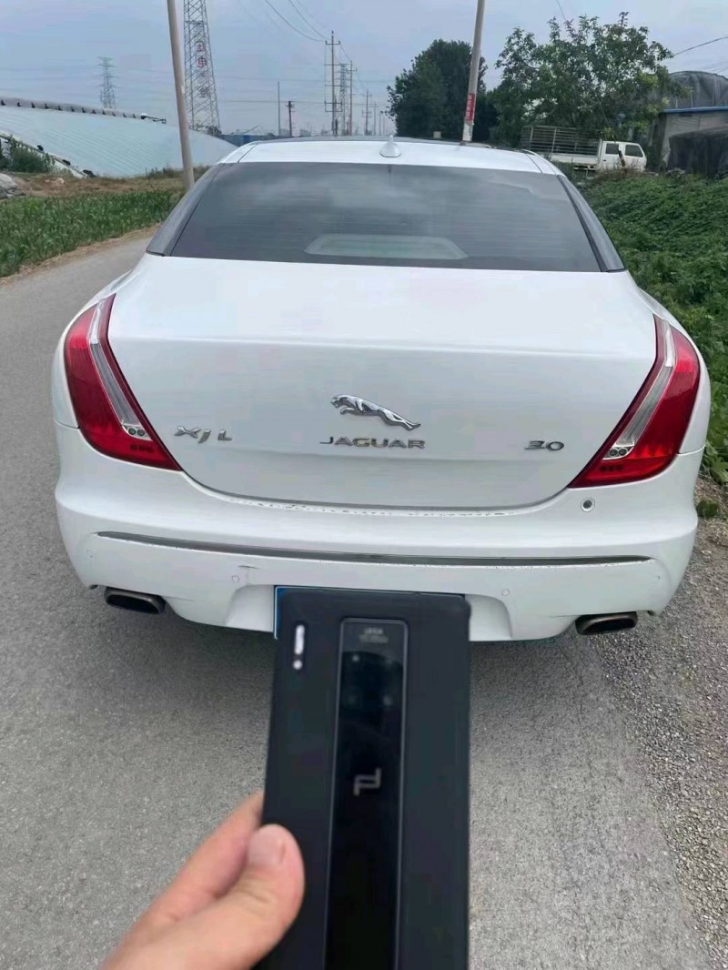 常德15年捷豹XJL7