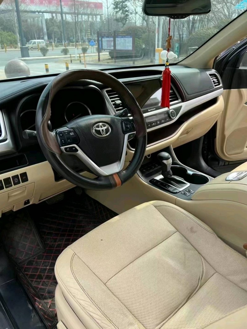 潍坊15年丰田汉兰达7