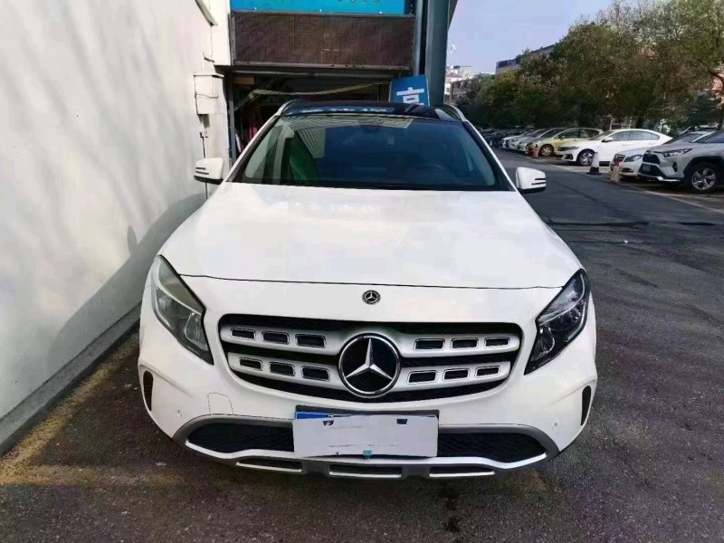 佛山19年奔驰GLA1