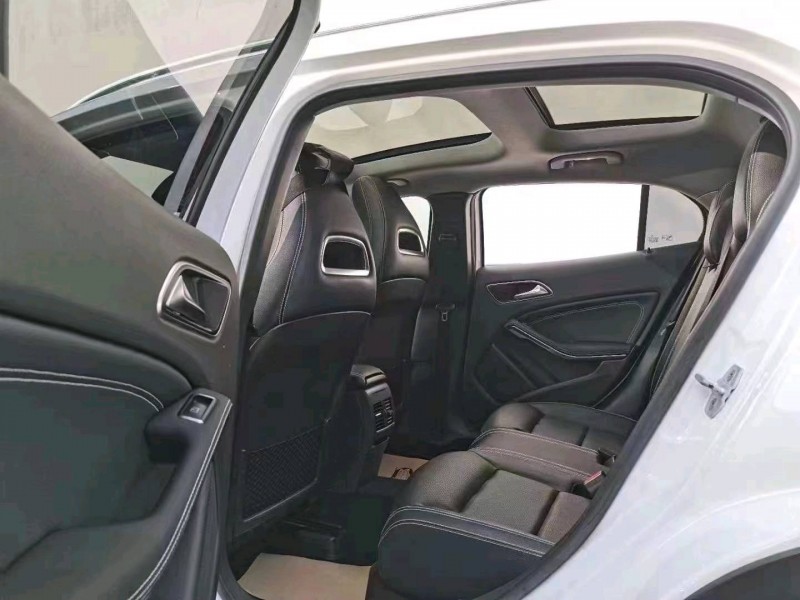 佛山19年奔驰GLA8