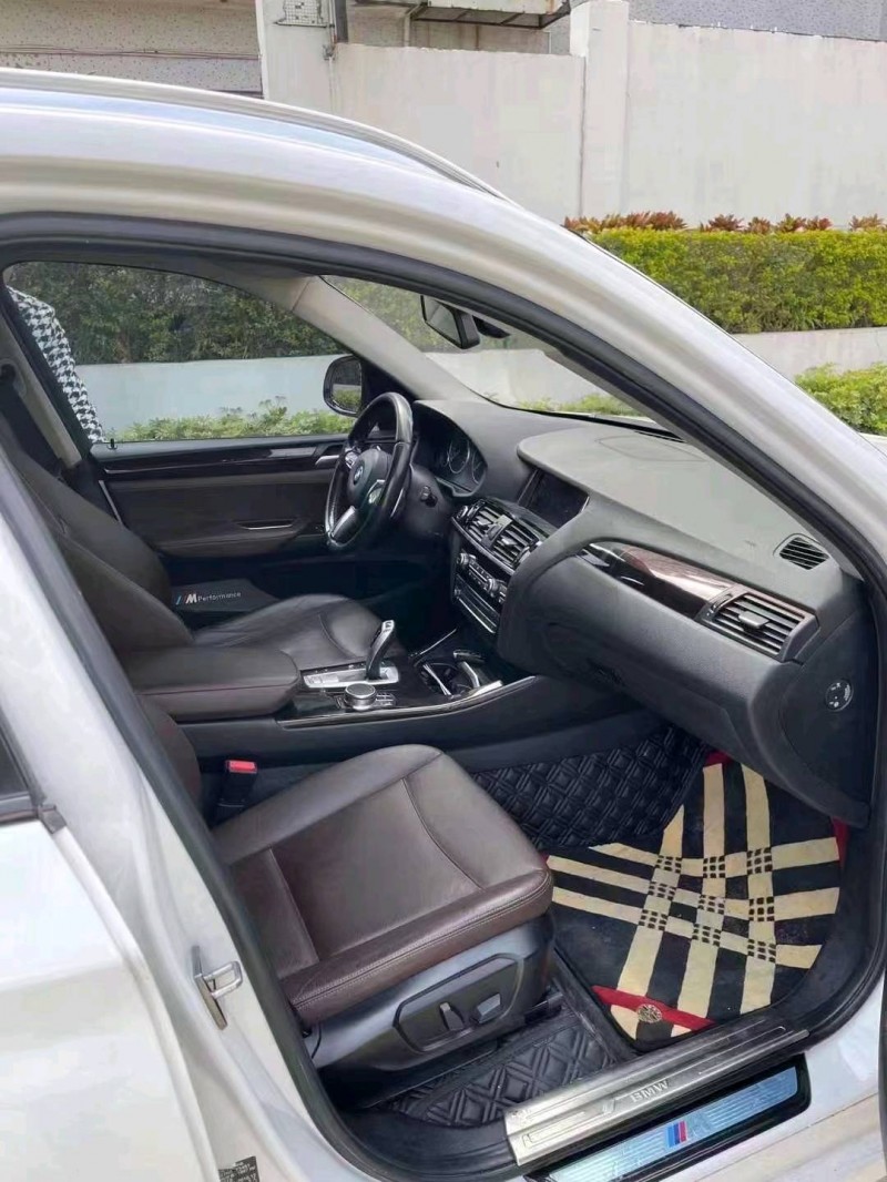 佛山17年宝马X34