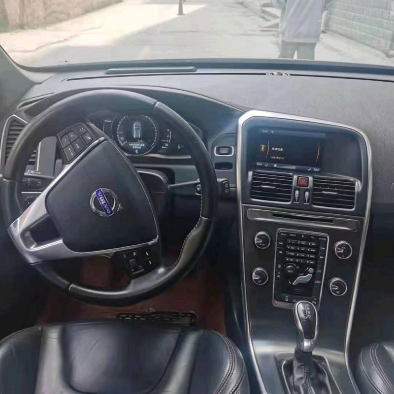 銅仁13年沃爾沃XC601