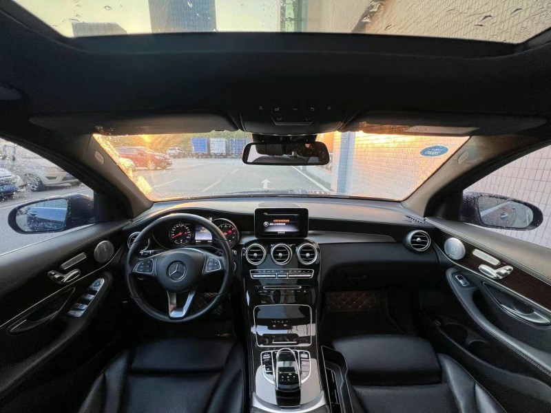 广州17年奔驰GLC7